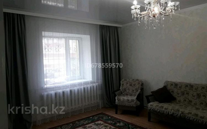 3-комнатная квартира, 84 м², 1/5 этаж помесячно, мкр Кадыра Мырза-Али 6 Уральск - изображение 1