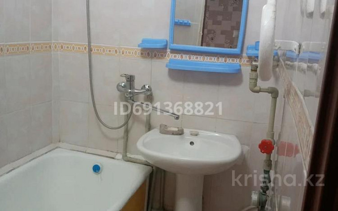 2-комнатная квартира, 42 м², 3/5 этаж помесячно, Абая 104 - Супермаркет Солнечный Аркалык - изображение 4