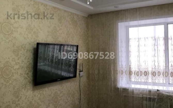 1-комнатная квартира, 42 м², 4/6 этаж помесячно, мкр Женис 32/1 Уральск - изображение 2