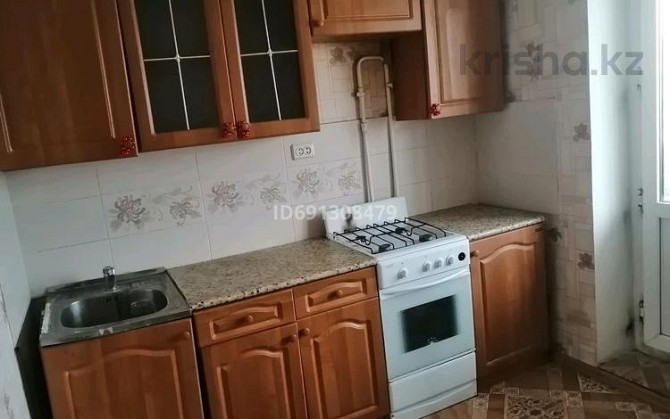 1-комнатная квартира, 36 м², 5/5 этаж помесячно, мкр Кунаева 21 Уральск - изображение 2