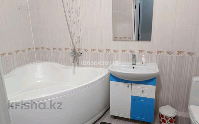 4-комнатная квартира, 150 м², 3/7 этаж помесячно, Сатпаева 39в Атырау - изображение 2