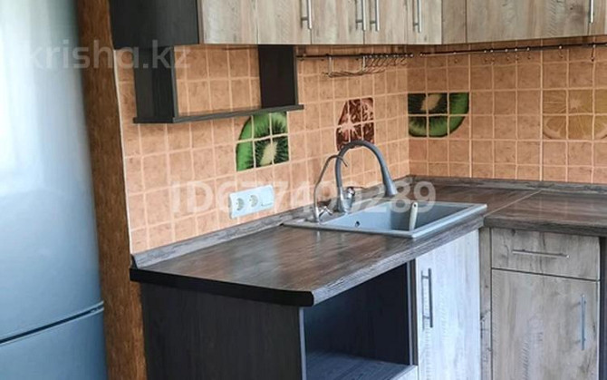 3-комнатная квартира, 63 м², 2/5 этаж помесячно, Ауэзова Усть-Каменогорск - изображение 1