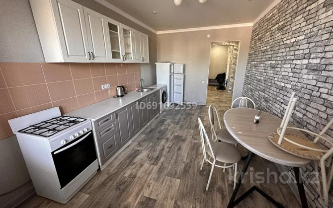 1-комнатная квартира, 45 м², 1/6 этаж помесячно, Оренбургская 40 - проспект Абулхаирхана район Казах Уральск - изображение 7