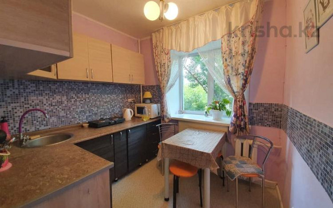 3-комнатная квартира, 60 м², 3/5 этаж помесячно, Ержанова 4 - 45-квартал Karagandy - photo 4
