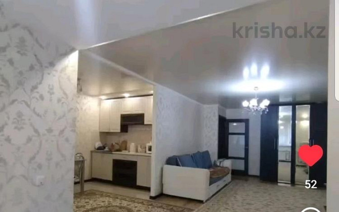 1-комнатная квартира, 35 м², 1/5 этаж помесячно, Шевченко 67 Уральск - изображение 1