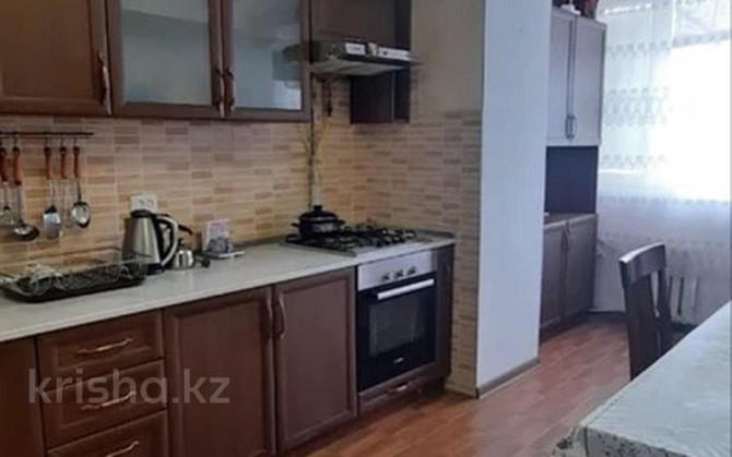 3-комнатная квартира, 88 м², 2/5 этаж помесячно, Новый город 70 - 101стрелковой бригады Актобе - изображение 6