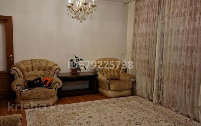 5-комнатная квартира, 140 м², 5/5 этаж помесячно, Сатпаева 21а - Рядом с Ардагером Атырау - изображение 1