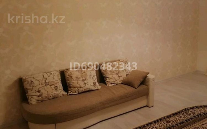 1-комнатная квартира, 56 м², 2/5 этаж помесячно, мкр Жана Орда, Нур 5 - Абулхаирхана Толеби Уральск - изображение 5