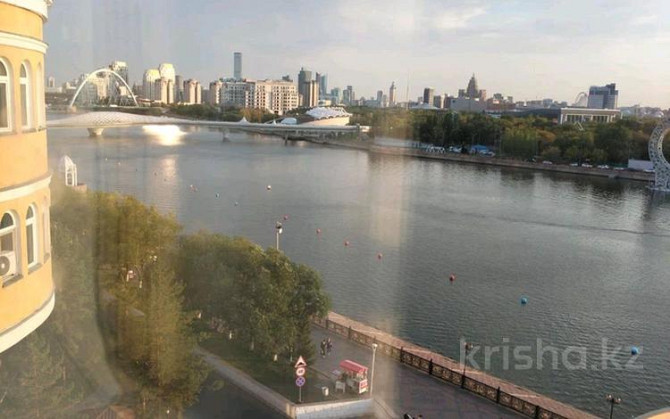 4-комнатная квартира, 145 м², 7/9 этаж помесячно, Мамбетова 12 Astana - photo 1