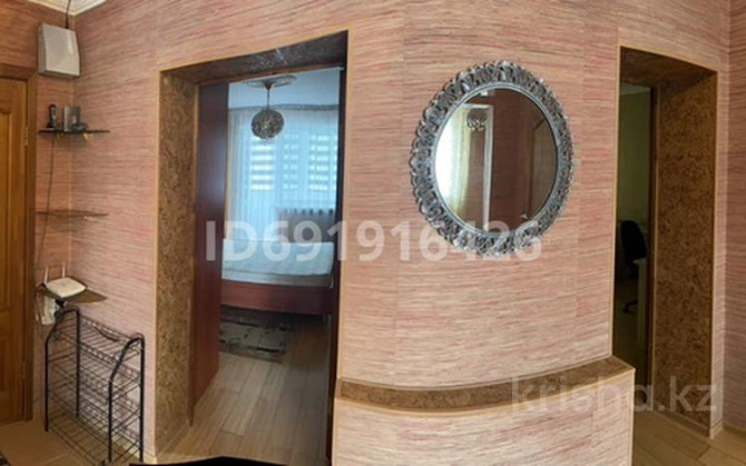 3-комнатная квартира, 60 м², 3/5 этаж помесячно, Конституции - Карима сутюшева жумабаева Петропавловск - изображение 1