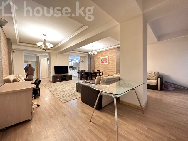 4-комн. кв., 165 м2, Бишкек, Сквер Тоголок Молдо, Московская 147/Исакова Бишкек - изображение 8
