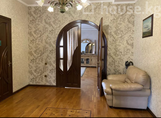 Дом, 6 и более комнат, 322 м2 Бишкек, Горького - Панфилова Bishkek - photo 2