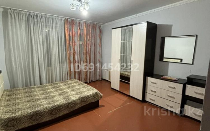 3-комнатная квартира, 90 м², 1/5 этаж помесячно, 12мкр 32 - Мкр ішінде Taraz - photo 2