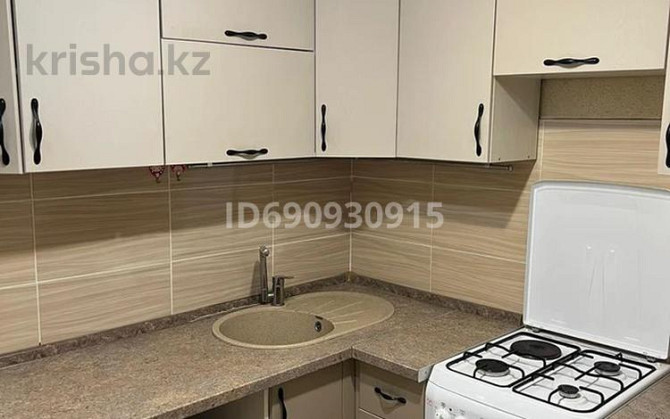 3-комнатная квартира, 60 м², 3/5 этаж помесячно, Момыш ұлы - Центральная площадь Семей - изображение 2