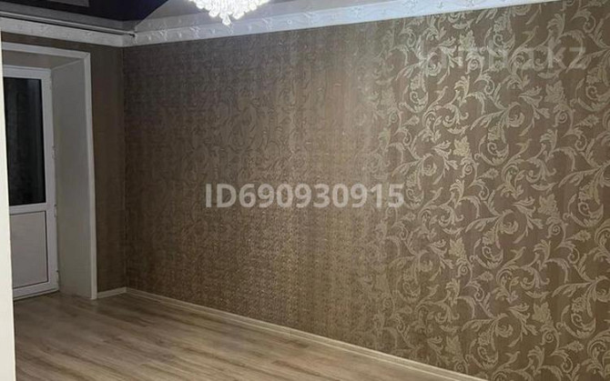 3-комнатная квартира, 60 м², 3/5 этаж помесячно, Момыш ұлы - Центральная площадь Семей - изображение 1