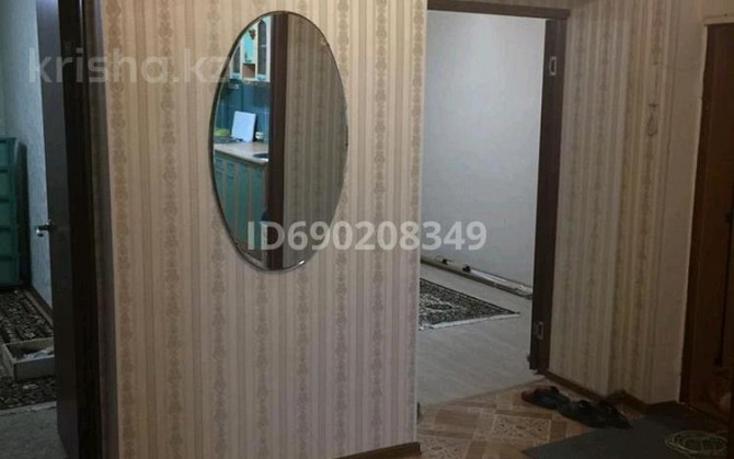 3-комнатная квартира, 60 м², 5/5 этаж помесячно, Абая 153 - ЦУМ, Март Костанай - изображение 2