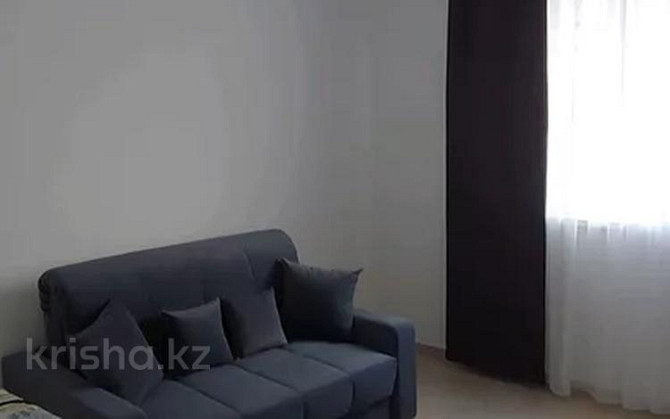 3-комнатная квартира, 92 м², 2/3 этаж помесячно, улица Хамида Чурина 55 - Досмухамедова. Уральск - изображение 7