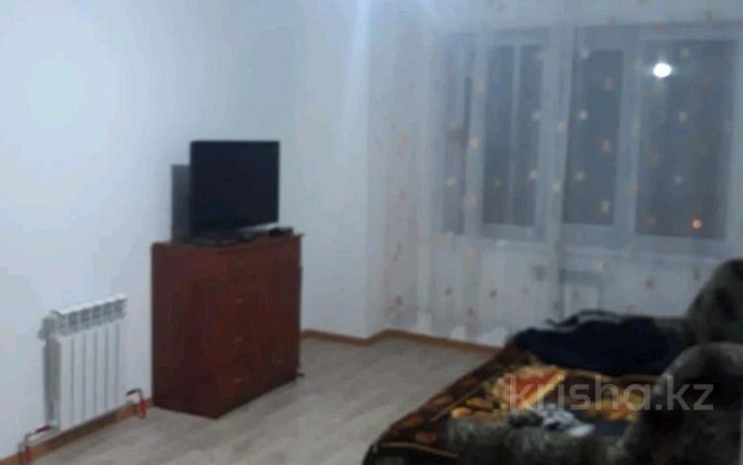 3-комнатная квартира, 63 м², 10/12 этаж помесячно, Жабаева 38 Петропавловск - изображение 8