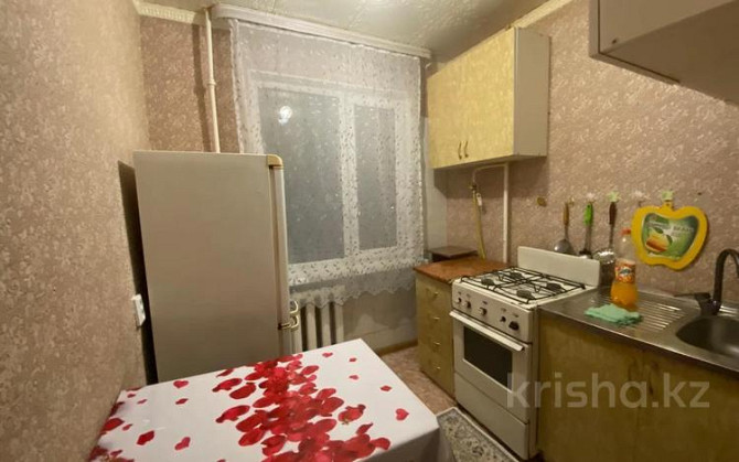 2-комнатная квартира, 52 м², 4/5 этаж помесячно, мкр 5, проспект Абая 24/2 Актобе - изображение 3