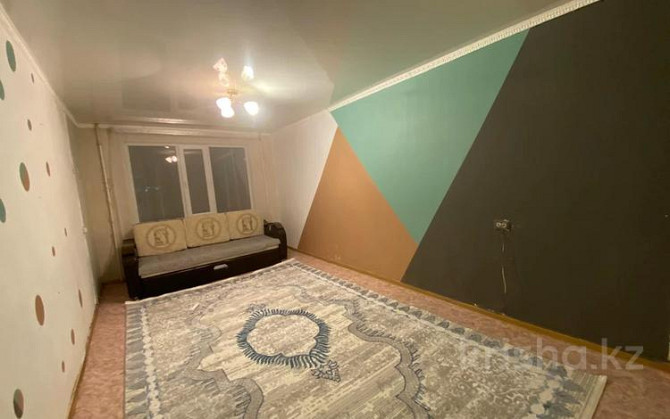 2-комнатная квартира, 52 м², 4/5 этаж помесячно, мкр 5, проспект Абая 24/2 Актобе - изображение 1