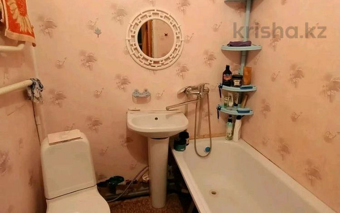 1-комнатная квартира, 31 м², 3/5 этаж помесячно, Карбышева 62/1 Уральск - изображение 7