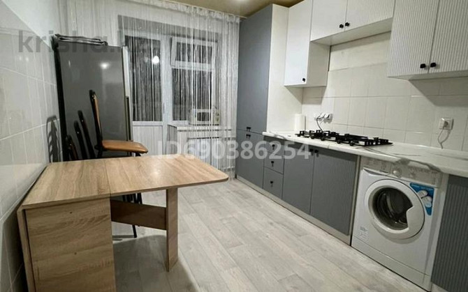 1-комнатная квартира, 44 м², 2/9 этаж помесячно, мкр. Алтын орда, Мкр. Батыс-2 - Рядом Назарбаевская Актобе - изображение 2