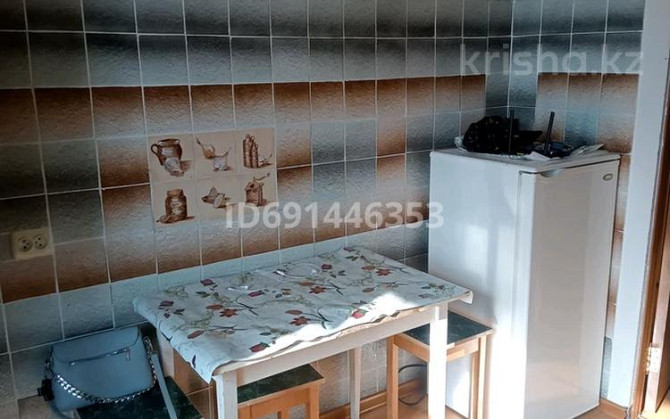 3-комнатная квартира, 68 м², 4/5 этаж помесячно, мкр 8, Бр. Жубановых - 21 школа Актобе - изображение 7