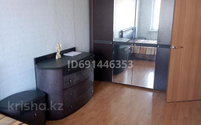 3-комнатная квартира, 68 м², 4/5 этаж помесячно, мкр 8, Бр. Жубановых - 21 школа Актобе - изображение 1