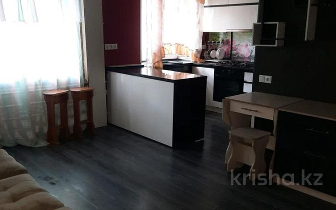 3-комнатная квартира, 54 м², 2/5 этаж помесячно, Ахременко 2 Petropavlovsk - photo 1