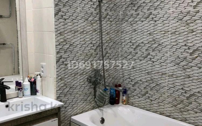 3-комнатная квартира, 60 м², 5/5 этаж помесячно, Академика Сатпаева 35 - Дом Счастья Павлодар - изображение 8