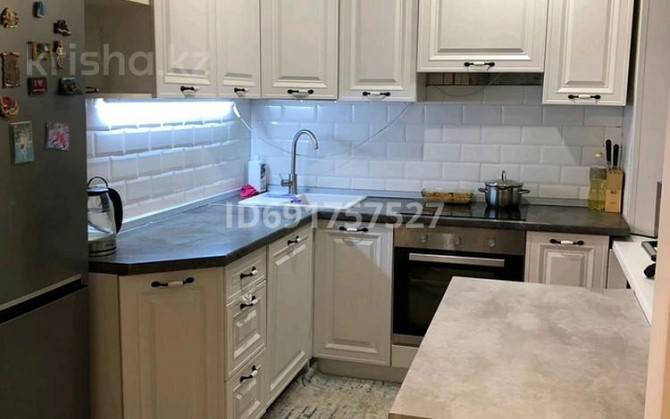 3-комнатная квартира, 60 м², 5/5 этаж помесячно, Академика Сатпаева 35 - Дом Счастья Павлодар - изображение 1