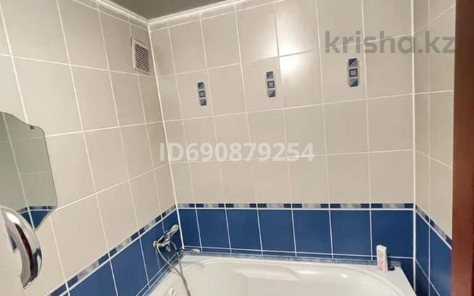 2-комнатная квартира, 70 м², 4/10 этаж помесячно, Авиягородок 25а Актобе - изображение 3