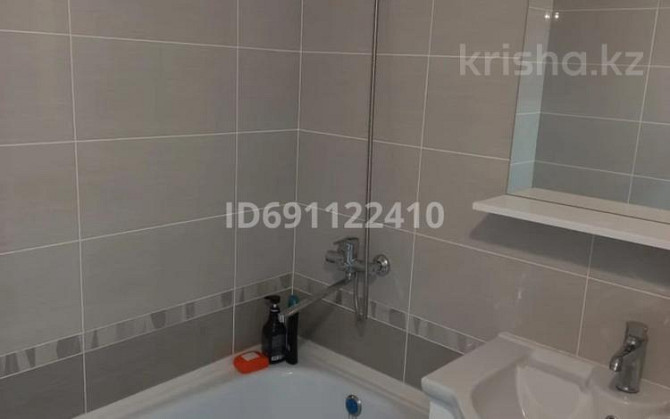 2-комнатная квартира, 61 м², 6/7 этаж помесячно, мкр. Алтын орда 201 Е Актобе - изображение 3