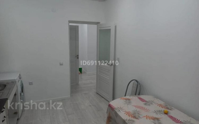 2-комнатная квартира, 61 м², 6/7 этаж помесячно, мкр. Алтын орда 201 Е Актобе - изображение 2