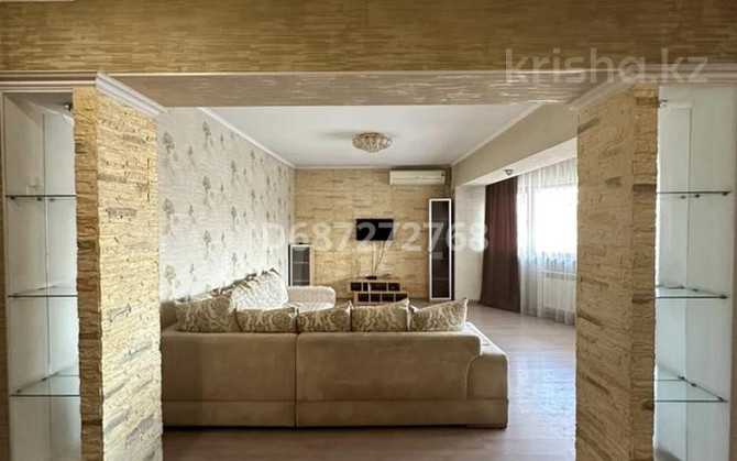 4-комнатная квартира, 100 м², 4/9 этаж помесячно, Шевченко 190 Almaty - photo 1