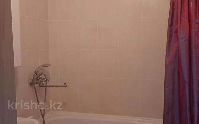1-комнатная квартира, 50 м², 3/10 этаж помесячно, Казыбек Би 40 Усть-Каменогорск - изображение 5