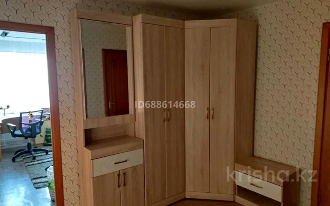 3-комнатная квартира, 70 м², 3/5 этаж помесячно, Шакарима 97 Усть-Каменогорск - изображение 1
