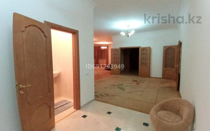 4-комнатная квартира, 209 м², 7/9 этаж помесячно, Республики 3/2 Astana - photo 5