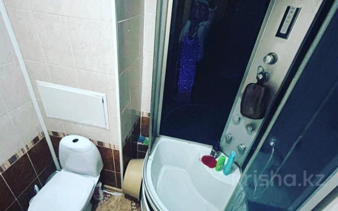 2-комнатная квартира, 45 м², 5/5 этаж помесячно, Ихсанова 87/1 Уральск - изображение 8