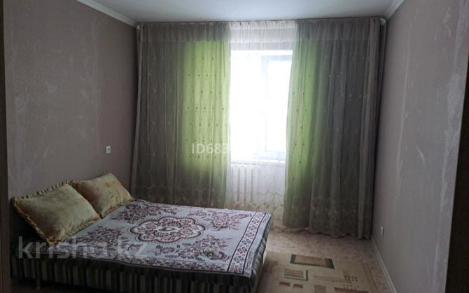 2-комнатная квартира, 60 м², 5/9 этаж помесячно, мкр 12 41 Актобе - изображение 1