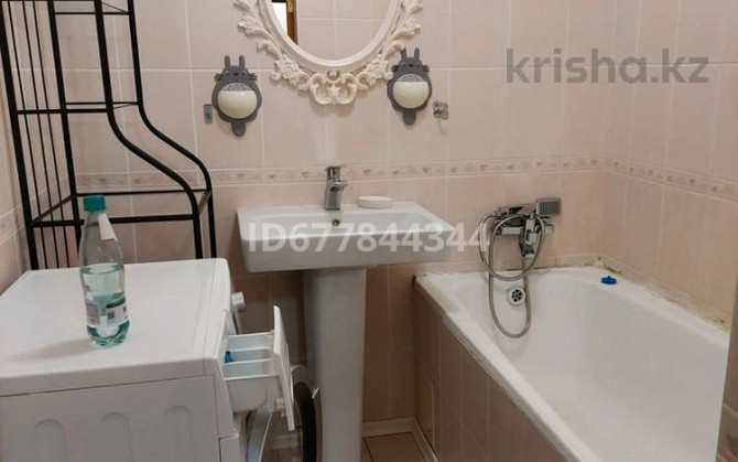1-комнатная квартира, 40 м², 3/5 этаж помесячно, мкр Центральный, проспект Сатпаева 5д - Сатпаева Атырау - изображение 4