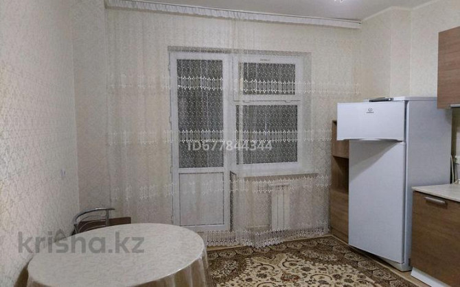 1-комнатная квартира, 40 м², 3/5 этаж помесячно, мкр Центральный, проспект Сатпаева 5д - Сатпаева Атырау - изображение 3