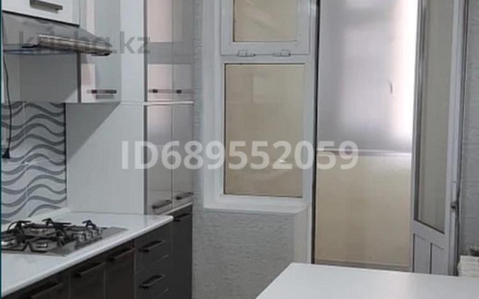 3-комнатная квартира, 100 м², 5/5 этаж помесячно, Микрайон 1 36 Туркестан - изображение 1