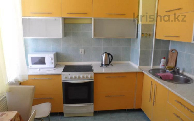 2-комнатная квартира, 55 м², 3/4 этаж посуточно, Казыбековой 4 — Уалиханова Балхаш - изображение 1