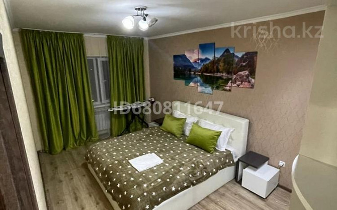 1-комнатная квартира, 48 м², 14/16 этаж посуточно, мкр Мамыр-1 29/8 Алматы - изображение 1