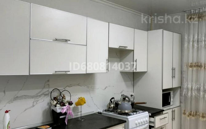 1-комнатная квартира, 45 м², 4/10 этаж посуточно, мкр 11 13 — Шайкенова Актобе - изображение 3
