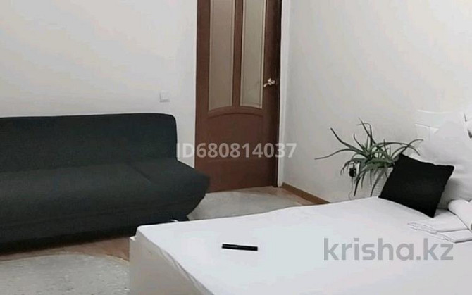 1-комнатная квартира, 45 м², 4/10 этаж посуточно, мкр 11 13 — Шайкенова Актобе - изображение 2