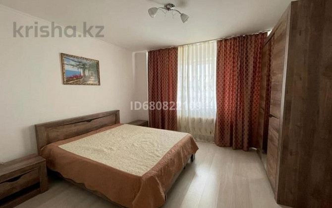 2-комнатная квартира, 70 м², 6/13 этаж посуточно, Бектурова 4в Астана - изображение 1
