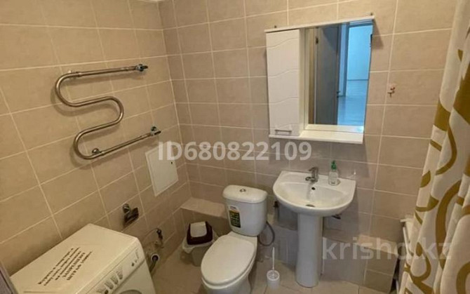 2-комнатная квартира, 70 м², 6/13 этаж посуточно, Бектурова 4в Астана - изображение 8