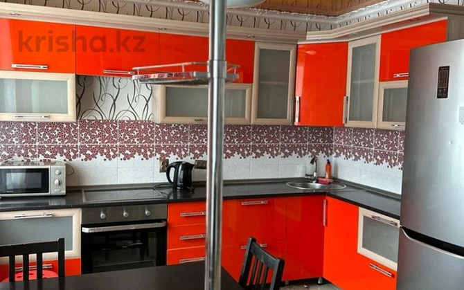 3-комнатная квартира, 66 м², 1/5 этаж посуточно, Красная 139 — Габдуллина Kokshetau - photo 1